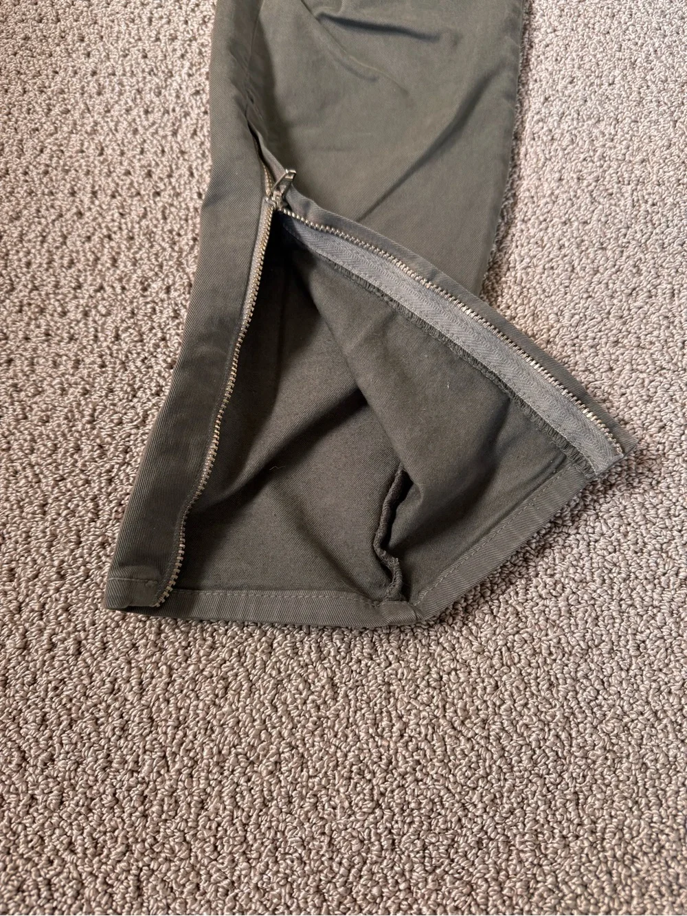 J BRAND Cargo/Slim Leg Jeans ‘Grayson’ in Vint Olive. Very good condition sz 26 - Picture 3 of 9